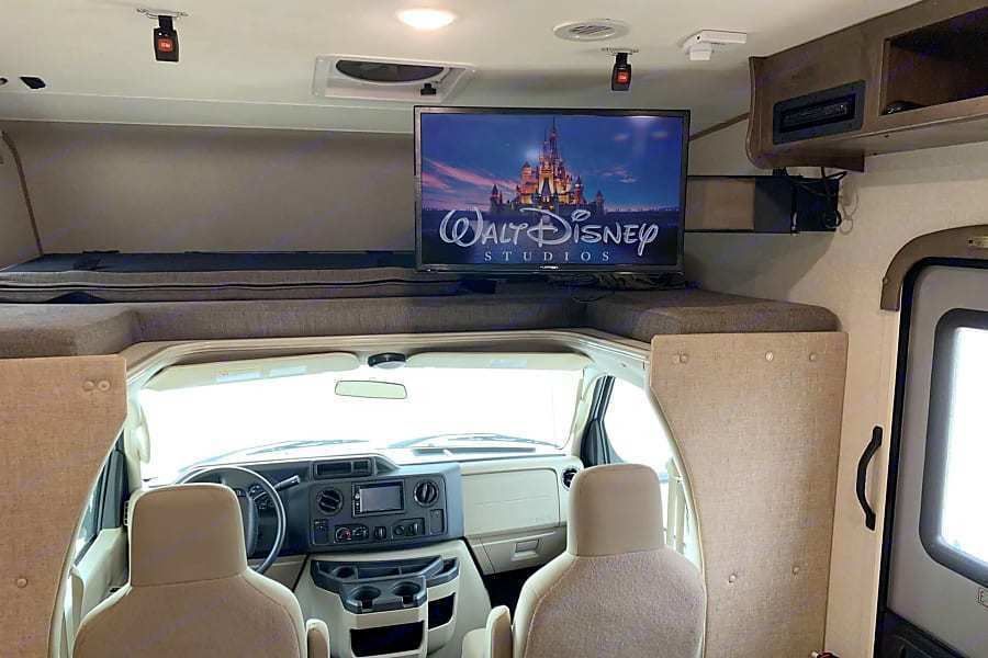 Photo 4 - 2020 Coachmen Class C Motorhome rental photo 6