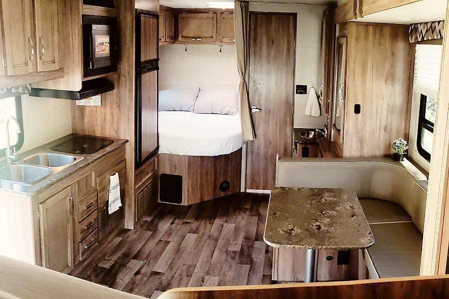 Photo 9 - 2020 Jayco Class C Motorhome rental photo 11