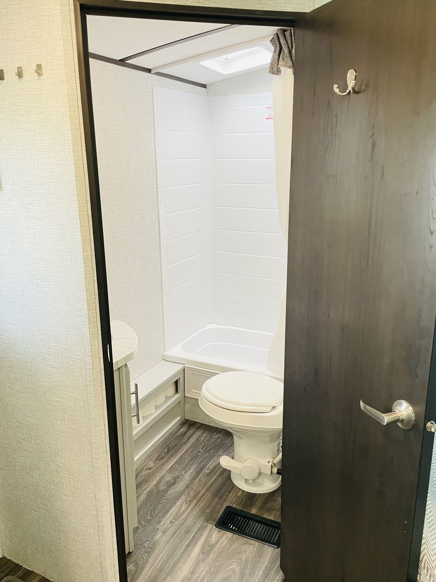 Photo 4 - 2021 Keystone Travel Trailer rental photo 22