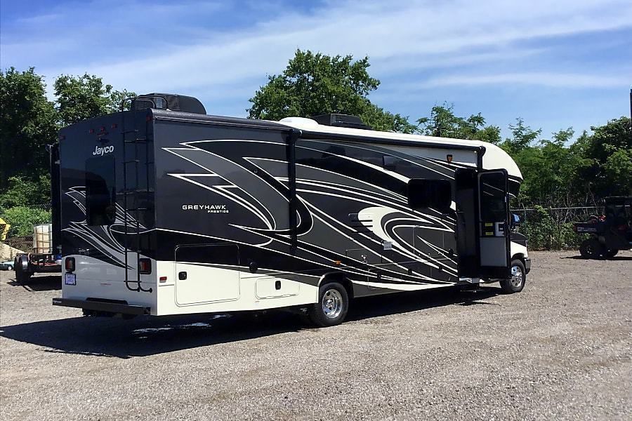 Photo 6 - 2020 Jayco Class C Motorhome rental photo 16