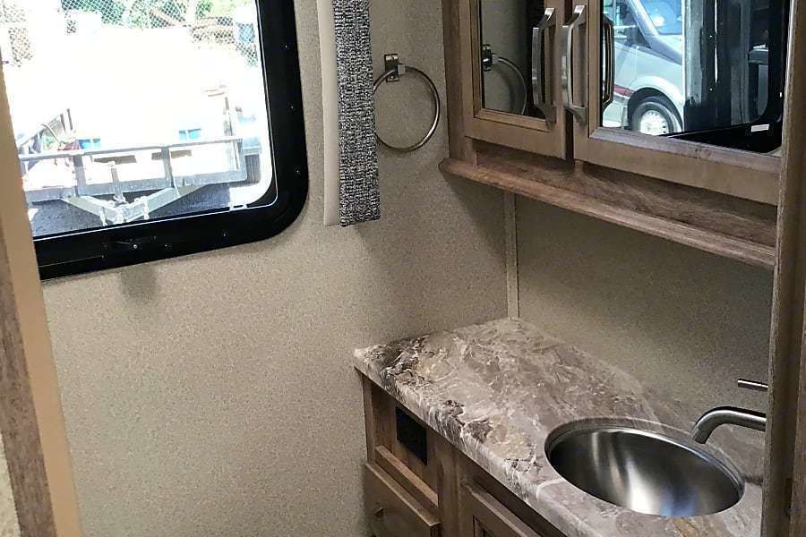 Photo 11 - 2020 Jayco Class C Motorhome rental photo 26
