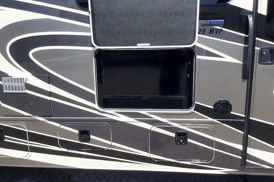 Photo 11 - 2020 Jayco Class C Motorhome rental photo 27