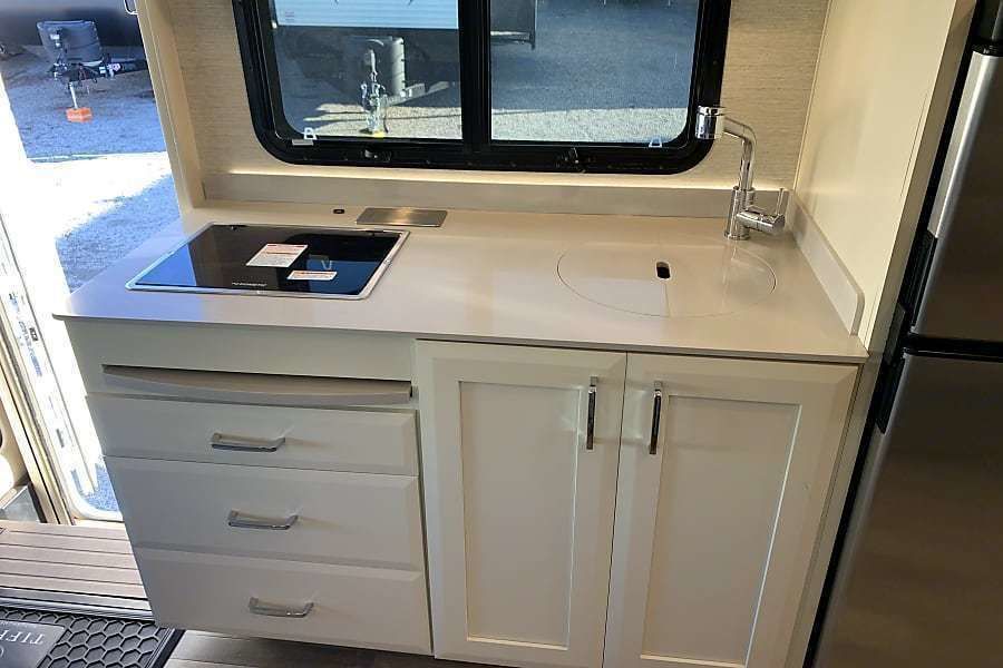 Photo 4 - 2021 Tiffin Class C Motorhome rental photo 11