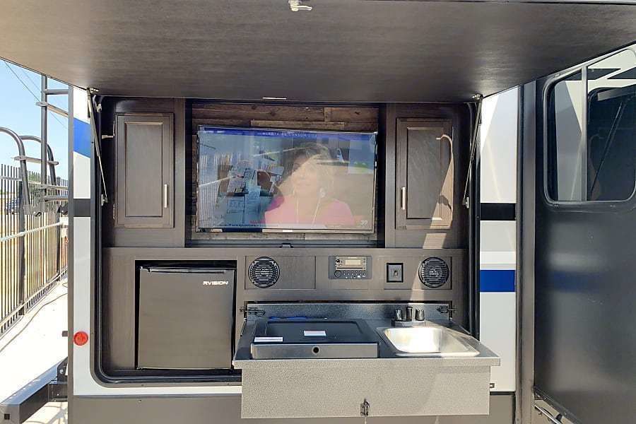 Photo 9 - 2021 Other Travel Trailer rental photo 11