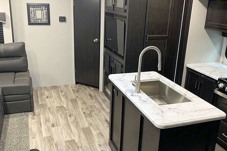 Photo 15 - 2021 Other Travel Trailer rental photo 17