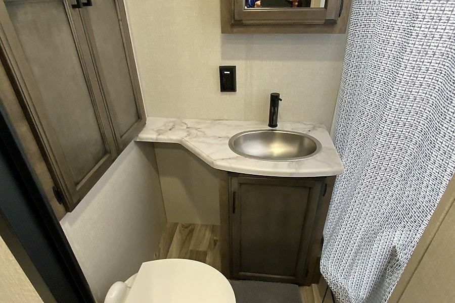 Photo 11 - 2021 Venture Rv Travel Trailer rental photo 13