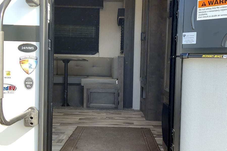 Photo 16 - 2021 Venture Rv Travel Trailer rental photo 18