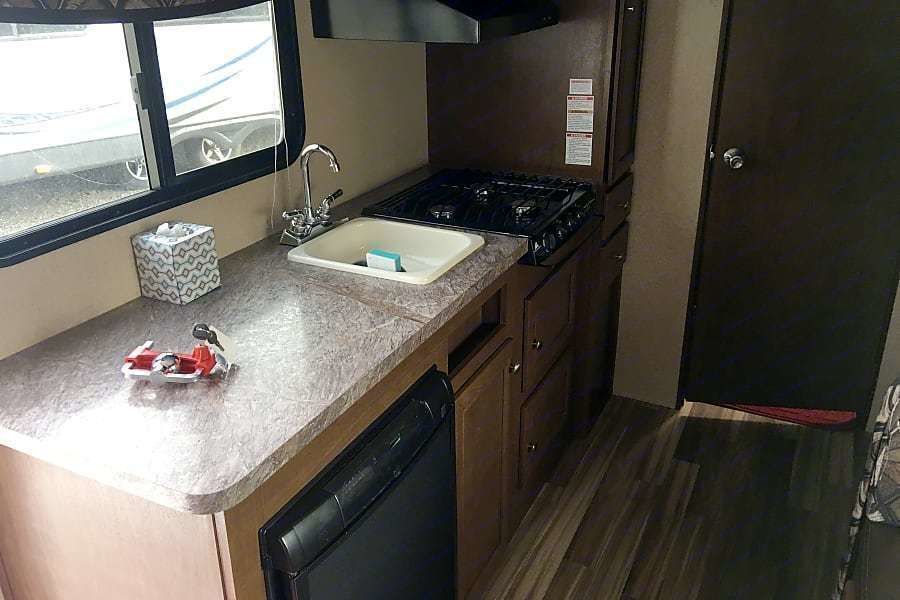 Photo 3 - 2017 Shasta Travel Trailer rental photo 9