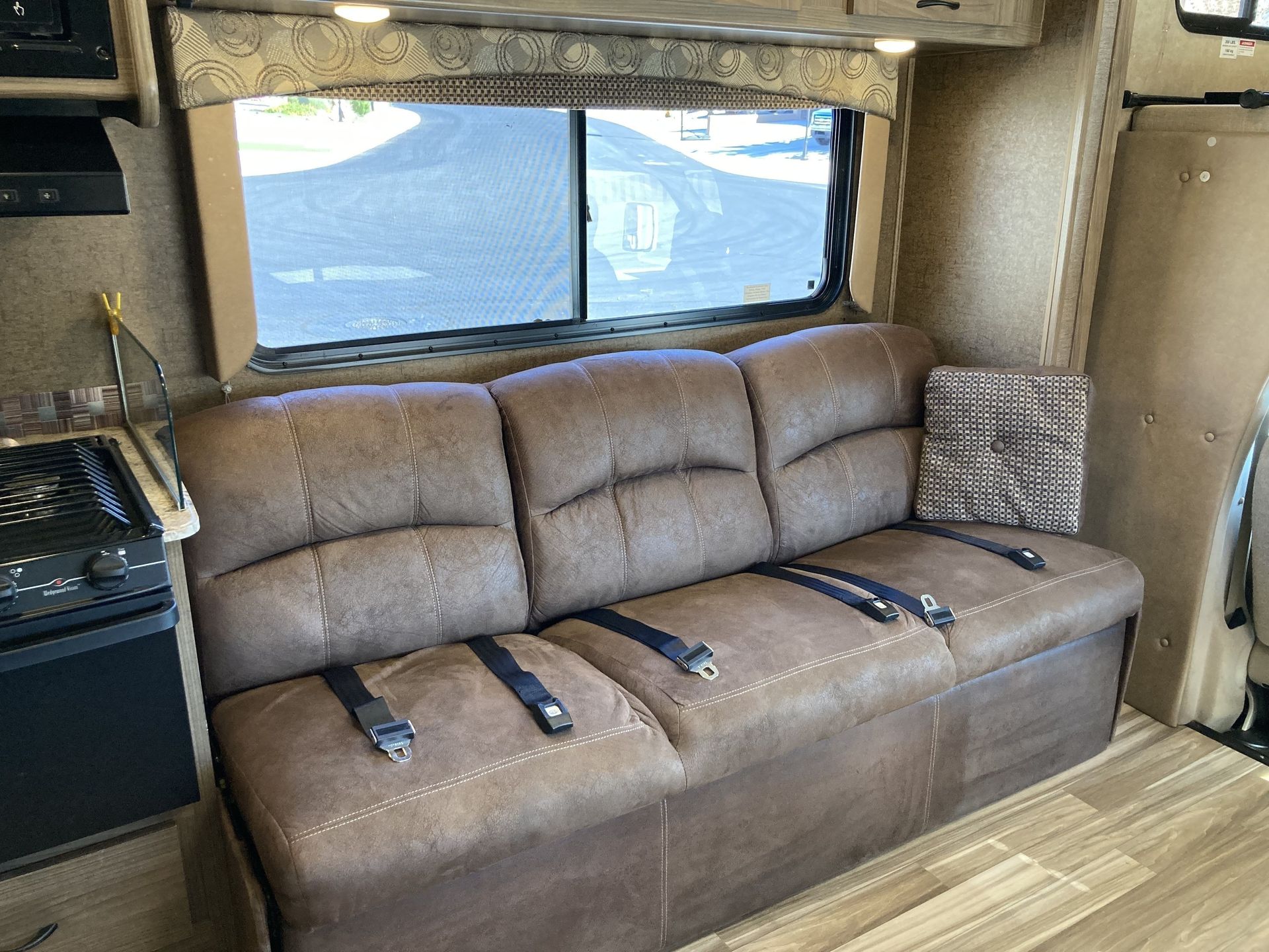 Photo 4 - 2017 Coachmen Class C Motorhome rental photo 6