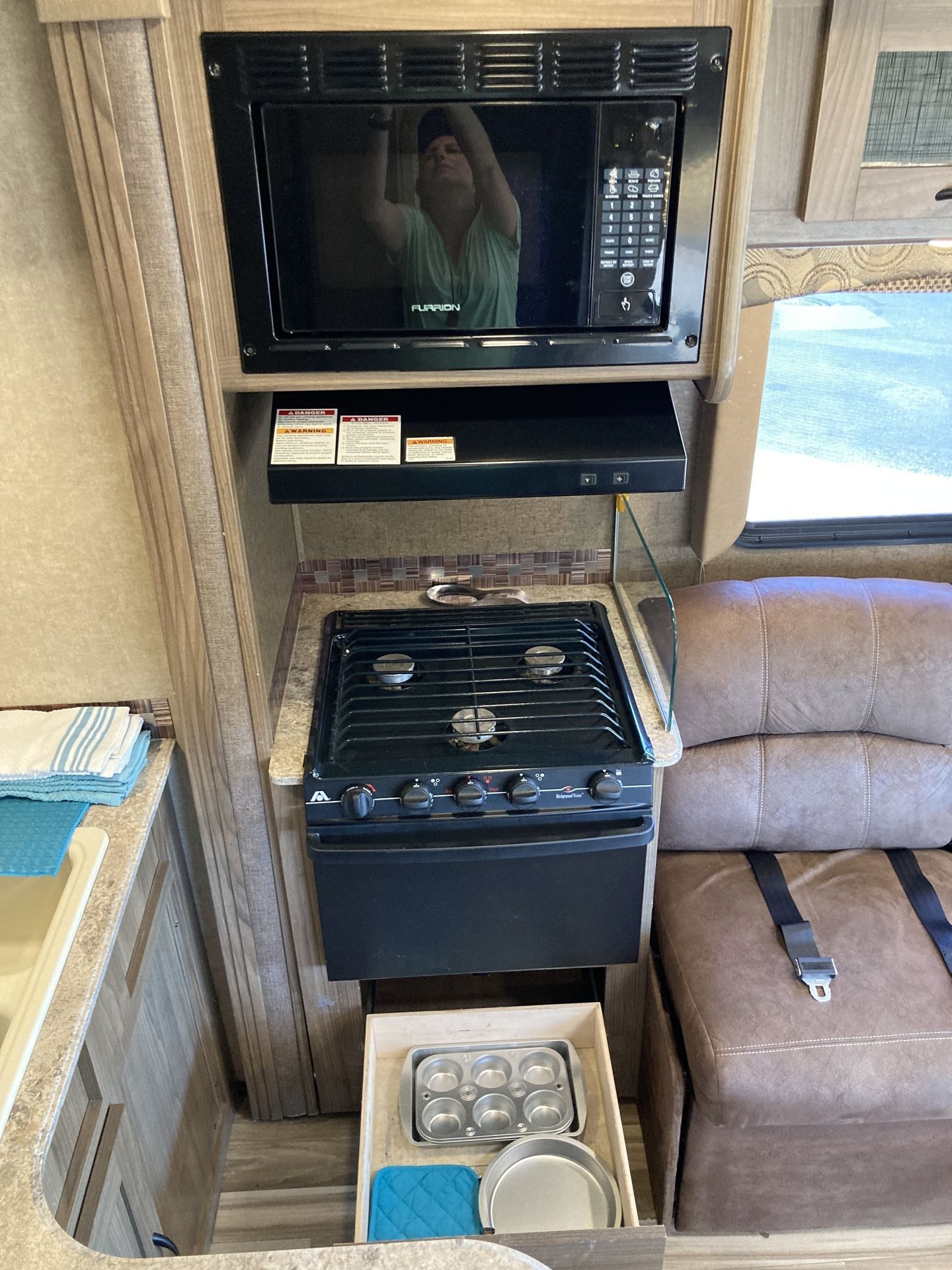 Photo 5 - 2017 Coachmen Class C Motorhome rental photo 7