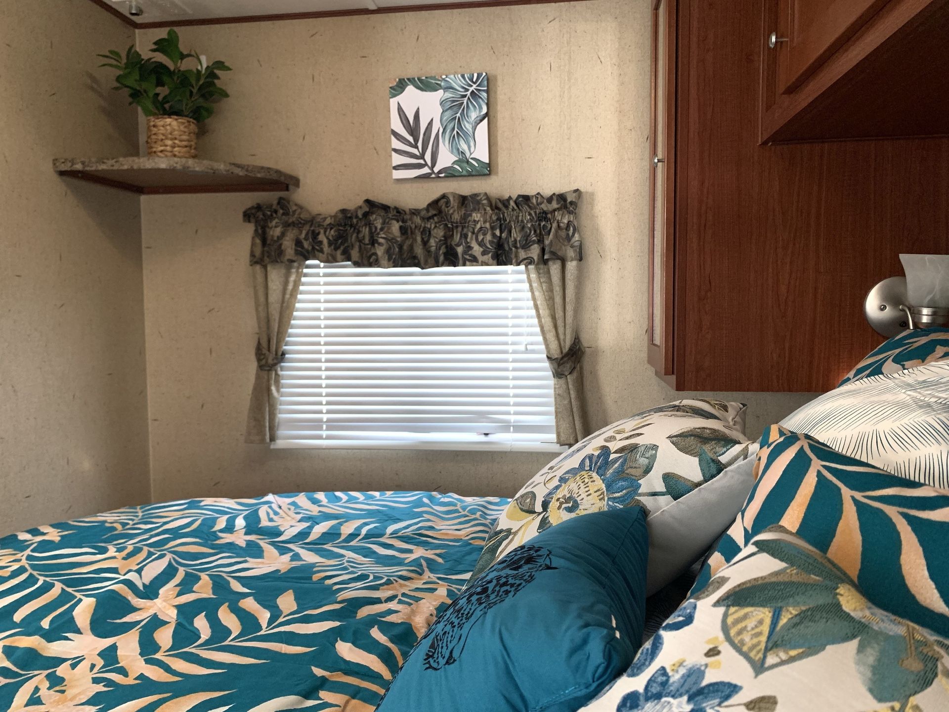 Photo 15 - 2010 Crossroads Travel Trailer rental photo 17