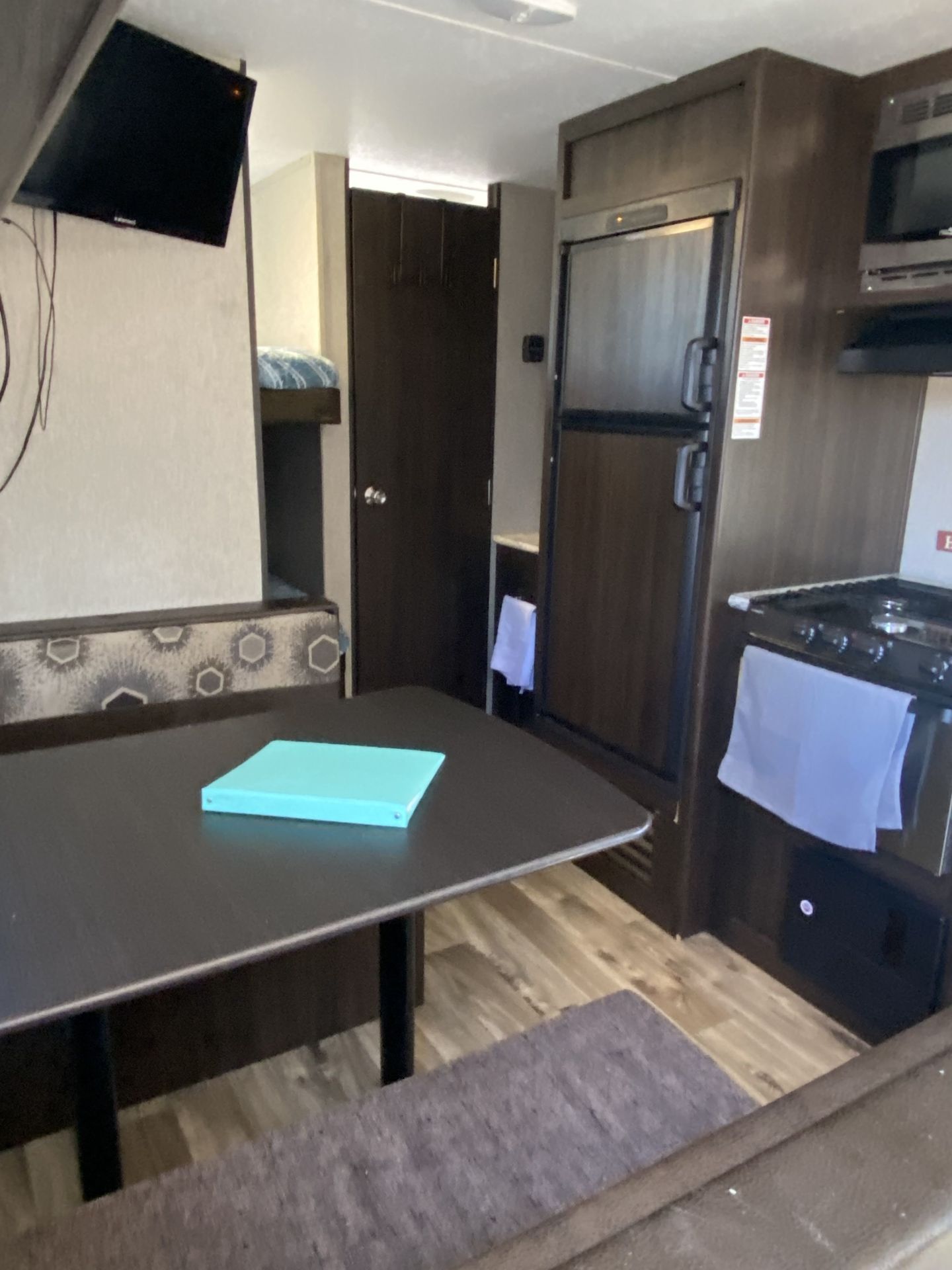 Photo 2 - 2018 Keystone Travel Trailer rental photo 6