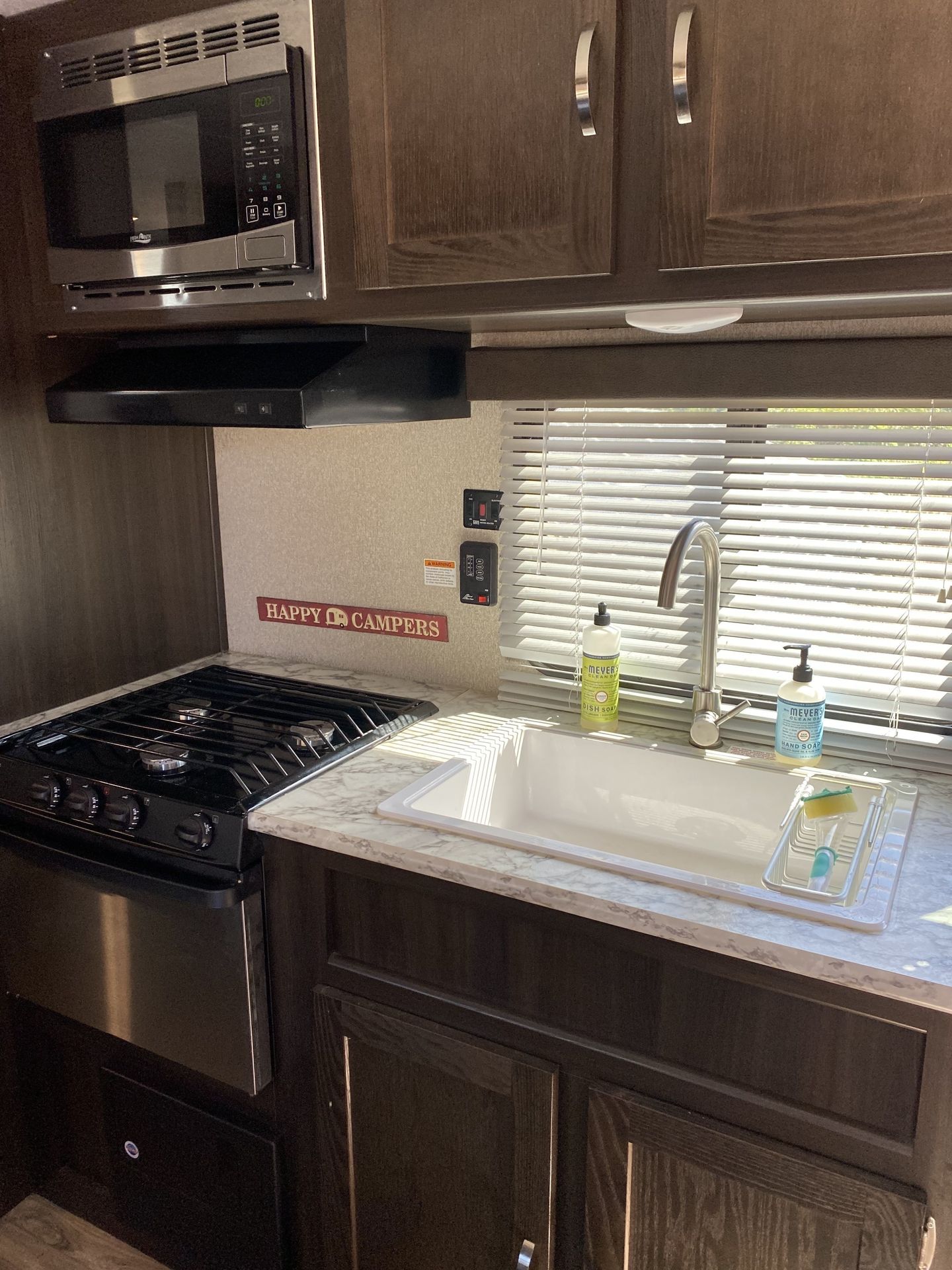 Photo 5 - 2018 Keystone Travel Trailer rental photo 22