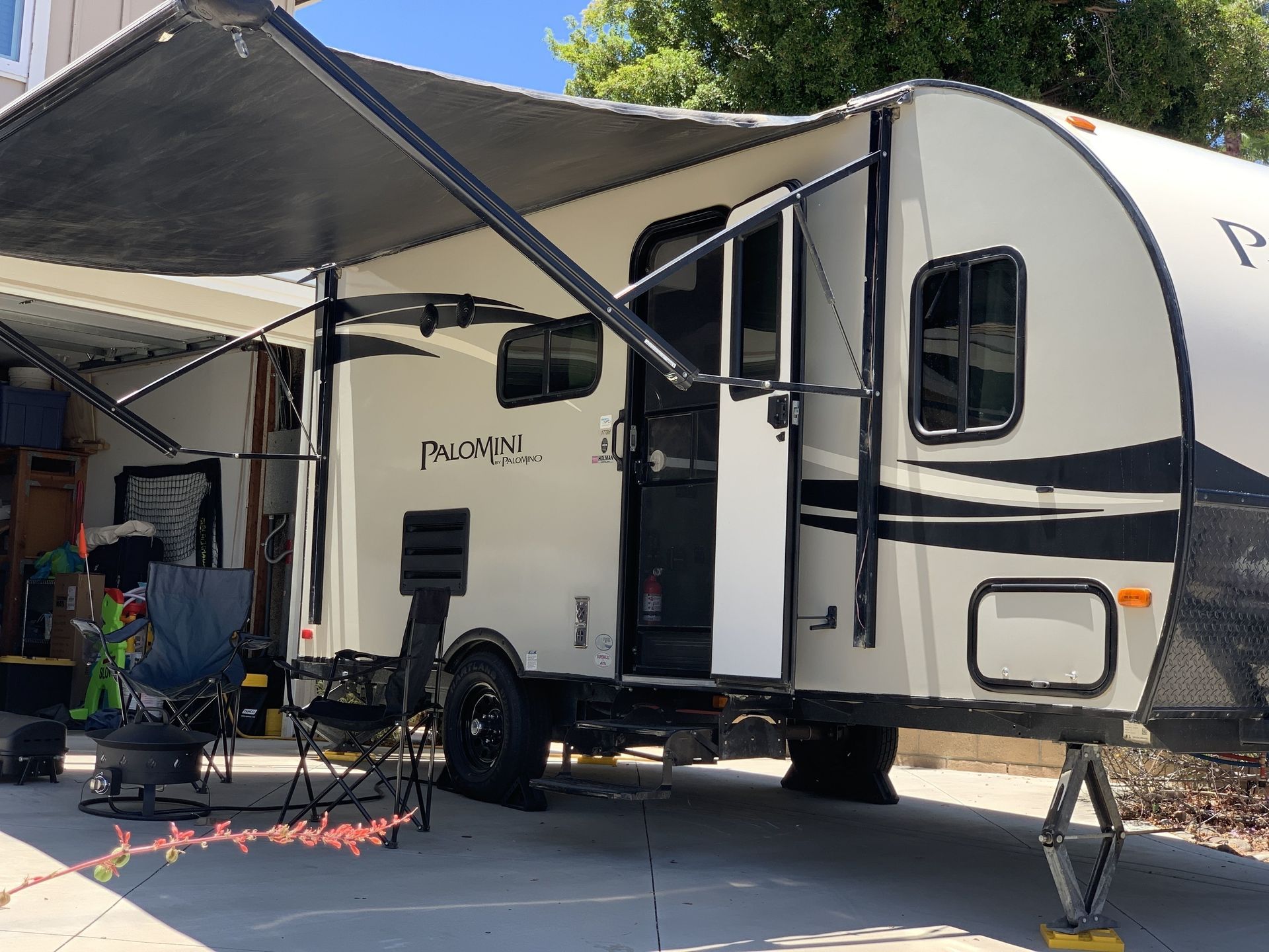 Photo 1 - 2022 Grand Design Travel Trailer rental photo 4