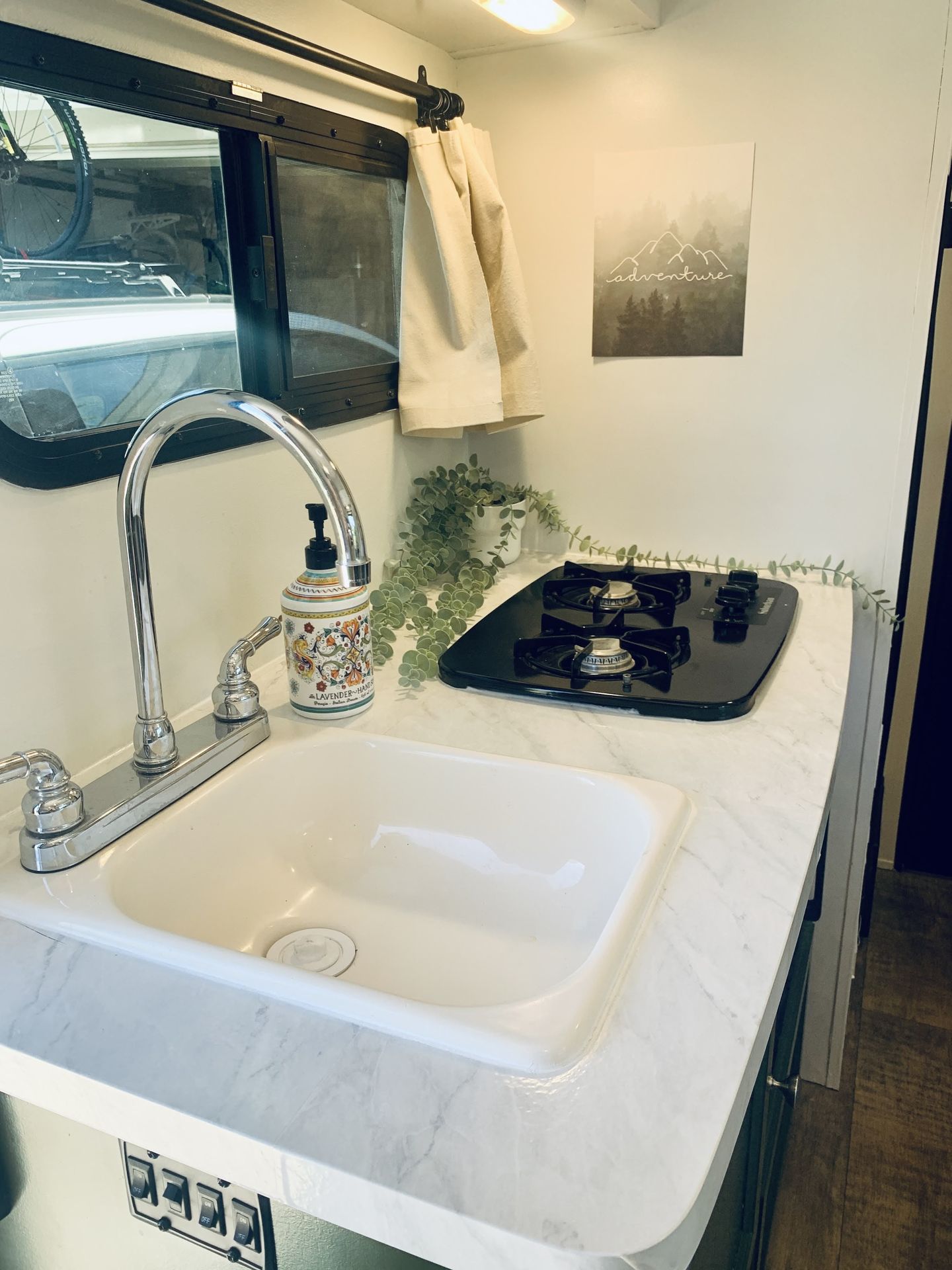 Photo 3 - 2022 Grand Design Travel Trailer rental photo 15