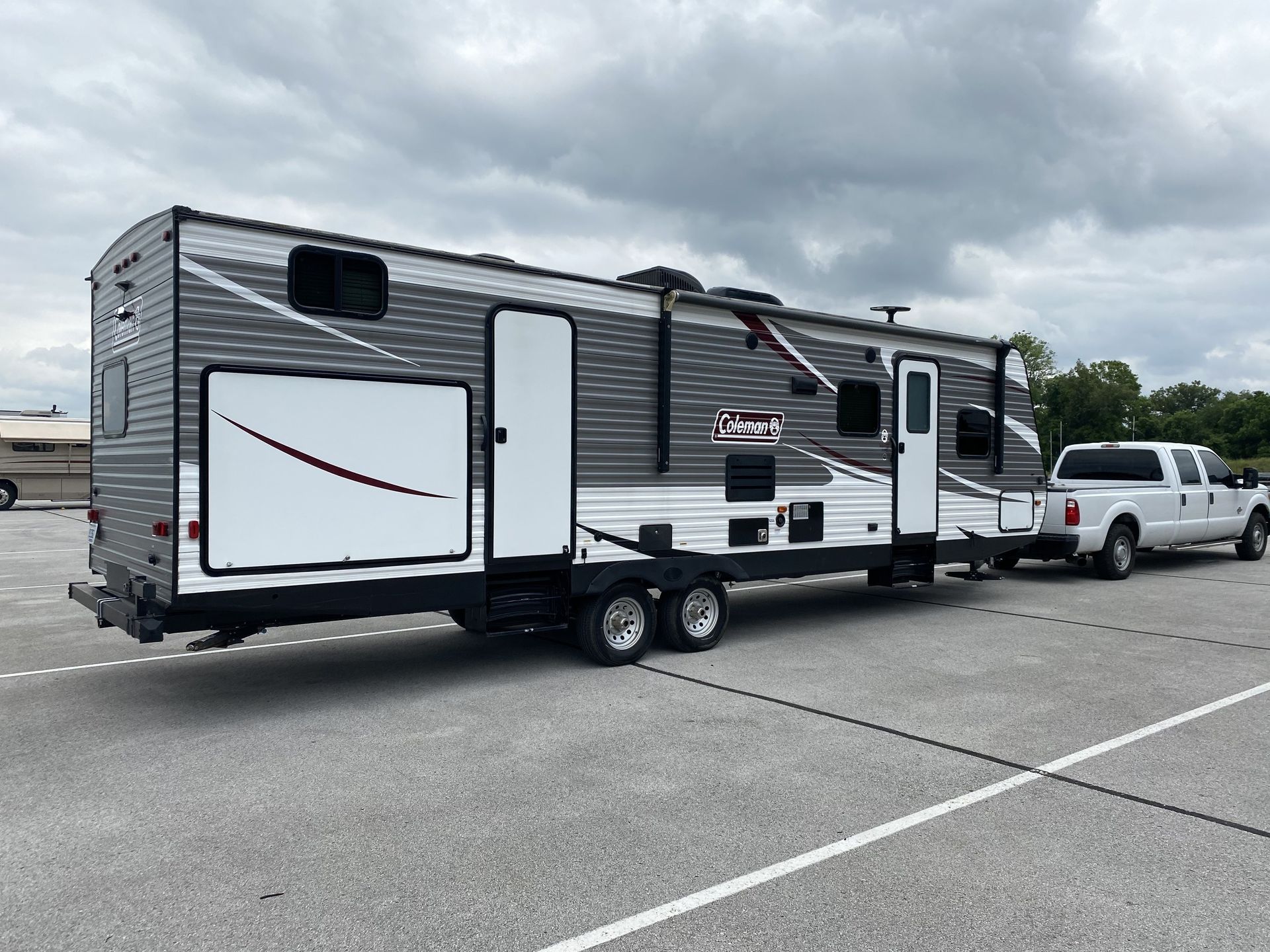 Photo 1 - 2019 Dutchmen Travel Trailer rental photo 3