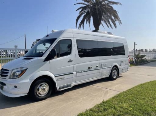 2016 Airstream Interstate 3500 EXT Lounge Wardrobe Class B Motorhome for rent in Tulsa, OK