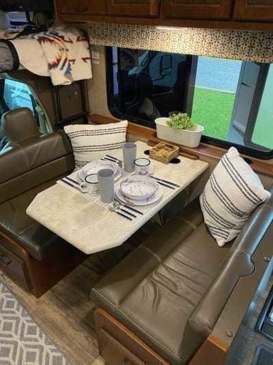 2017 Forest River Ford E-450 Super Duty Class C Motorhome for rent in Centreville, VA