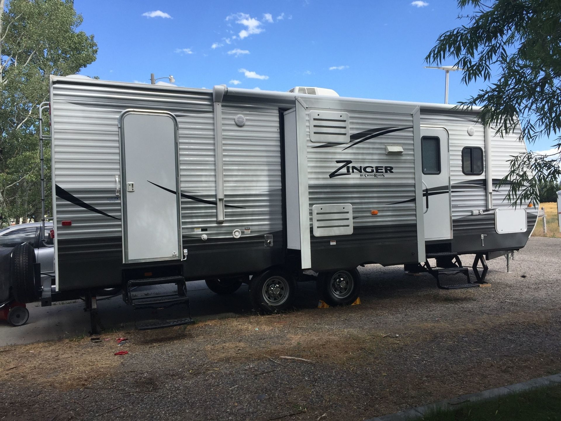 Photo 1 - 2016 Crossroads Rv Travel Trailer rental photo 3
