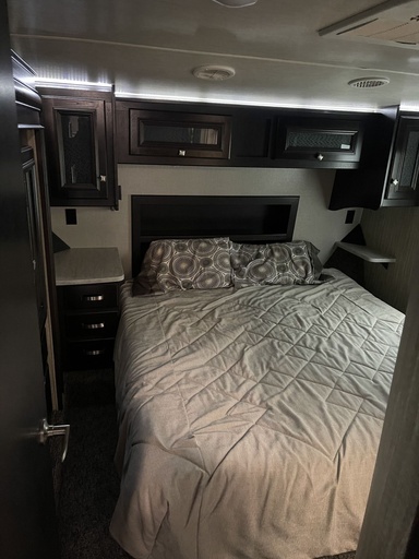 2018 Heartland 427 Road warrior Toy Hauler for rent in Auburn, KS