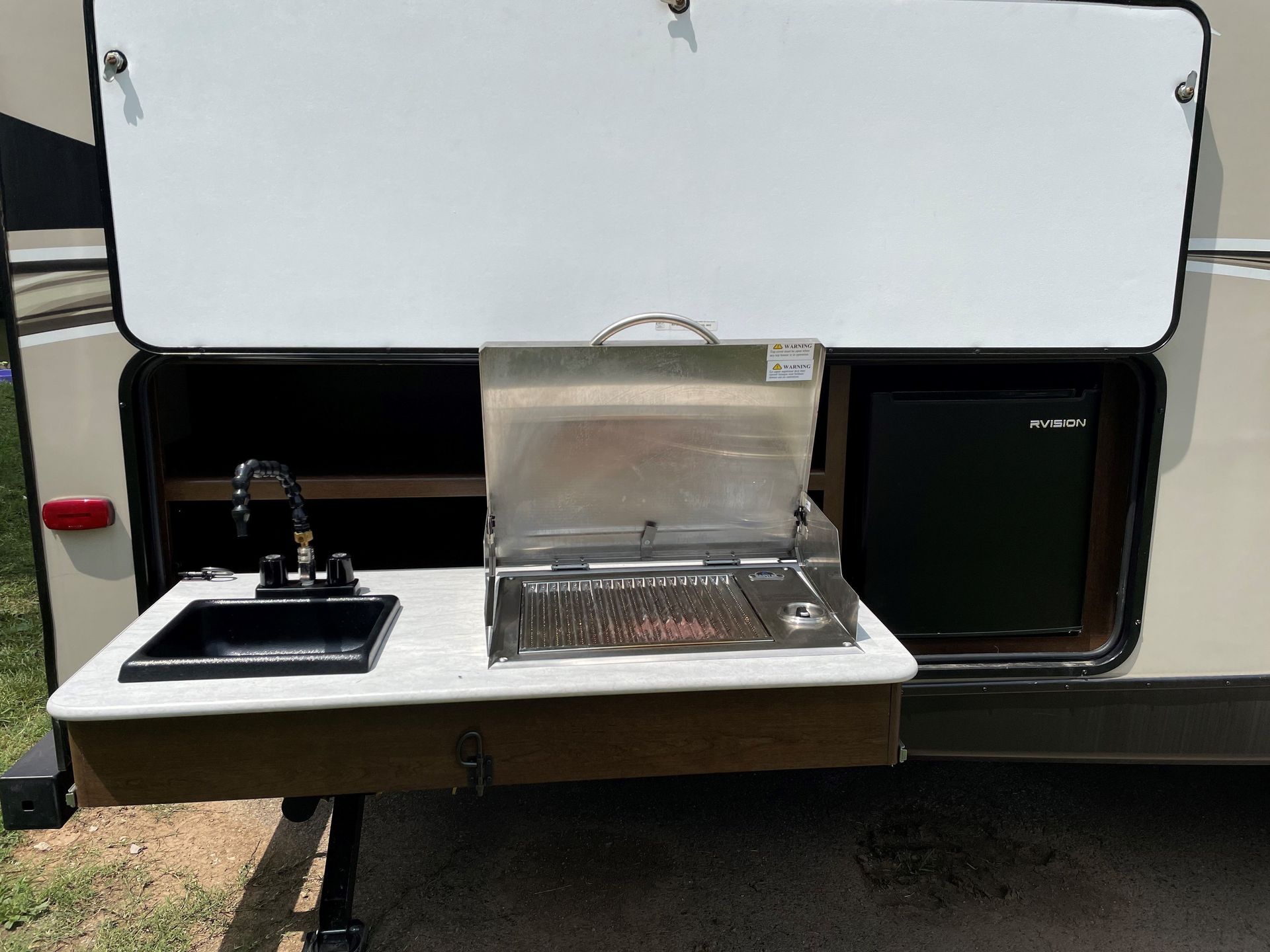 Photo 5 - 2018 Prime Time Travel Trailer rental photo 11