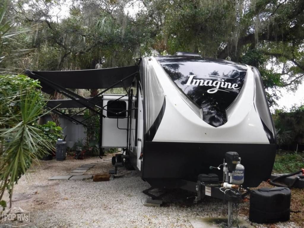 Photo 2 - 2017 Grand Design Travel Trailer rental photo 4