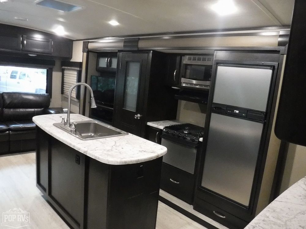 Photo 3 - 2017 Grand Design Travel Trailer rental photo 5