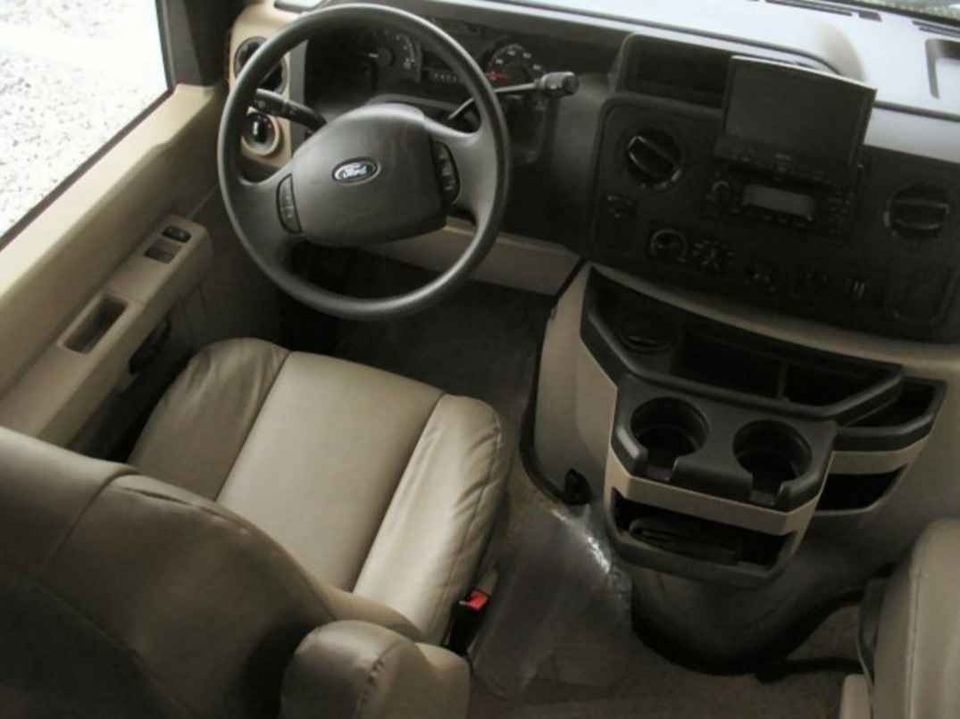 Photo 1 - 2010 Coachmen Class C Motorhome rental photo 5