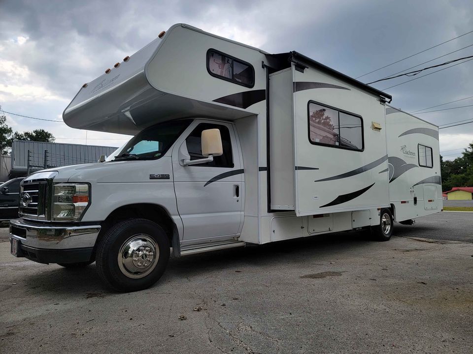 Photo 1 - 2010 Coachmen Class C Motorhome rental photo 12