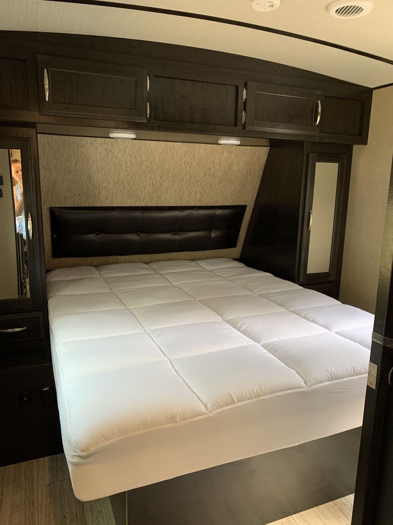 Photo 6 - 2017 Grand Design Travel Trailer rental photo 7