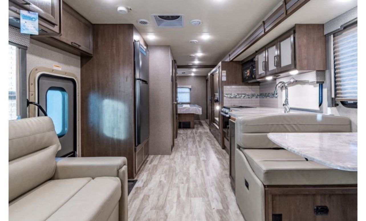 Photo 0 - 2022 Thor Motor Coach Class A Motorhome rental photo 5