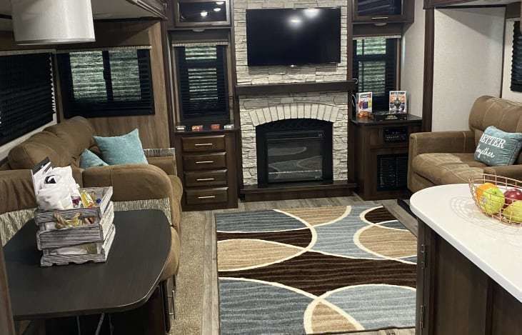 Photo 2 - 2018 Jayco White Hawk Travel Trailer rental photo 4