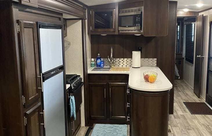 Photo 3 - 2018 Jayco White Hawk Travel Trailer rental photo 5