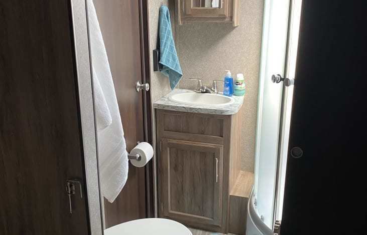 Photo 14 - 2018 Jayco White Hawk Travel Trailer rental photo 16