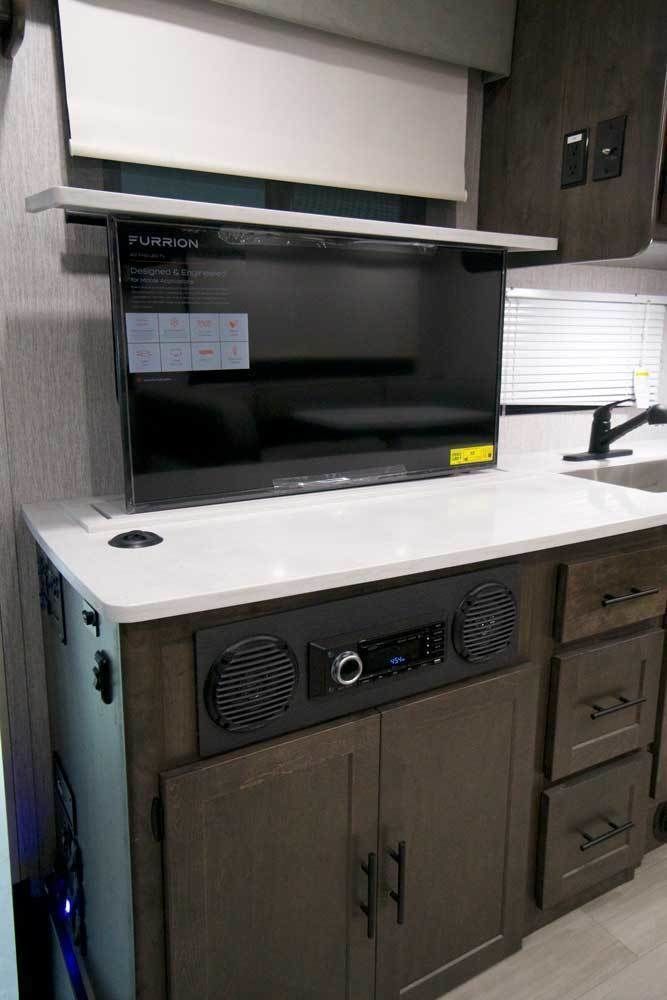 Photo 19 - 2020 Chevrolet Class C Motorhome rental photo 21
