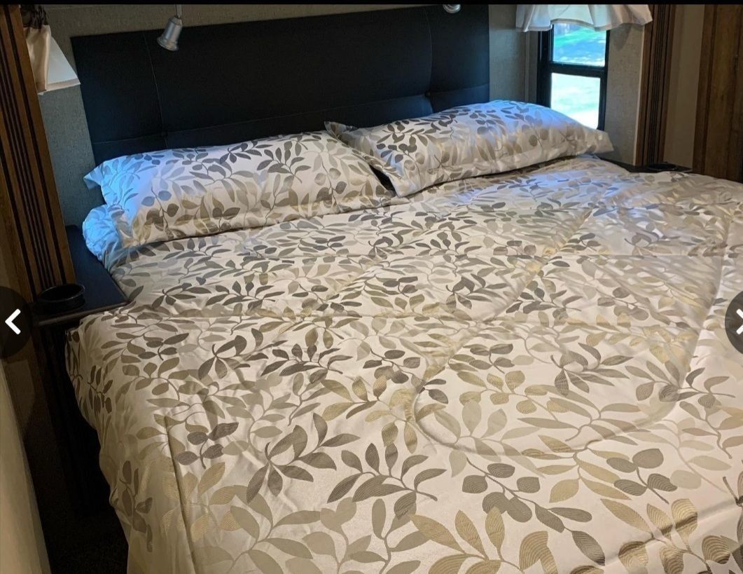 Photo 3 - 2019 Coachmen Fifth Wheel rental photo 6