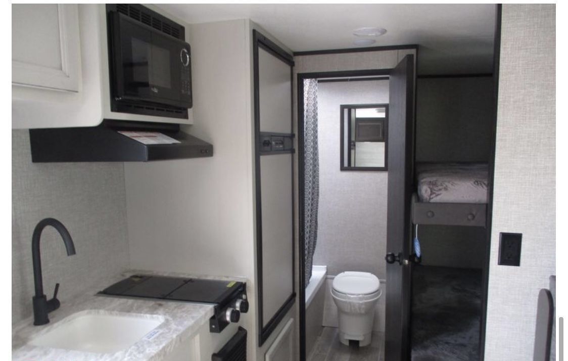Photo 3 - 2022 Jayco Travel Trailer rental photo 5
