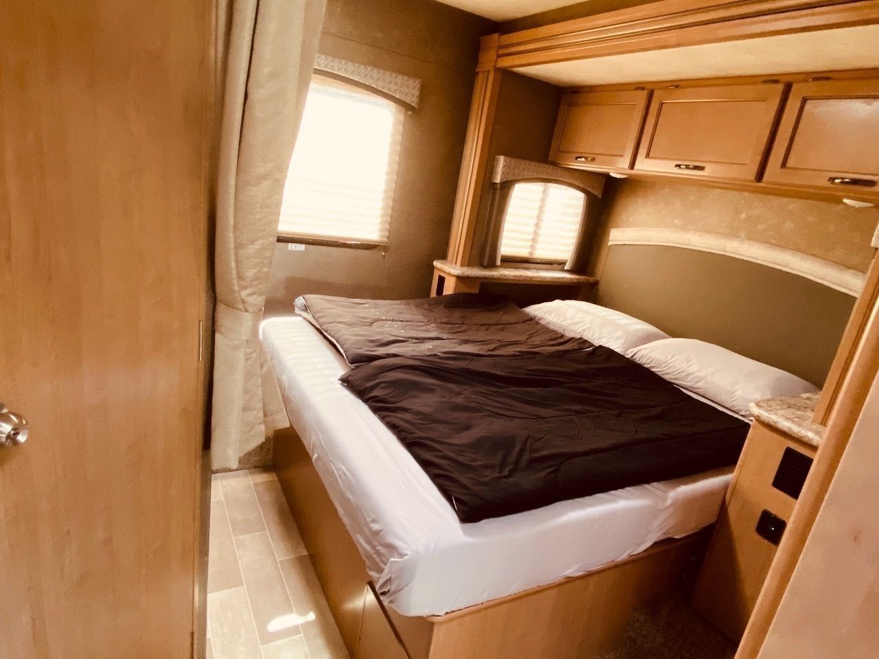 Photo 7 - 2021 Thor Motor Coach Class C Motorhome rental photo 9