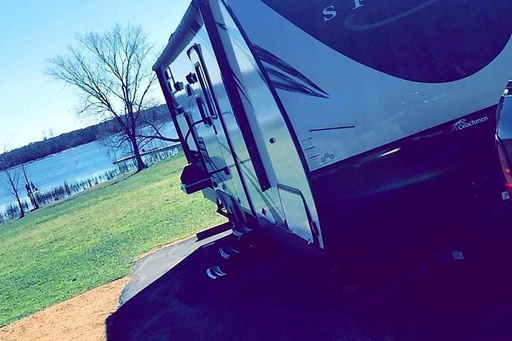 2019 Coachmen Spirit Of America Spirit Ultra Lite Travel Trailer for rent in Bastrop, TX