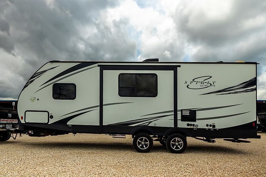 Photo 13 - 2019 Coachmen Spirit Of America Travel Trailer rental photo 15