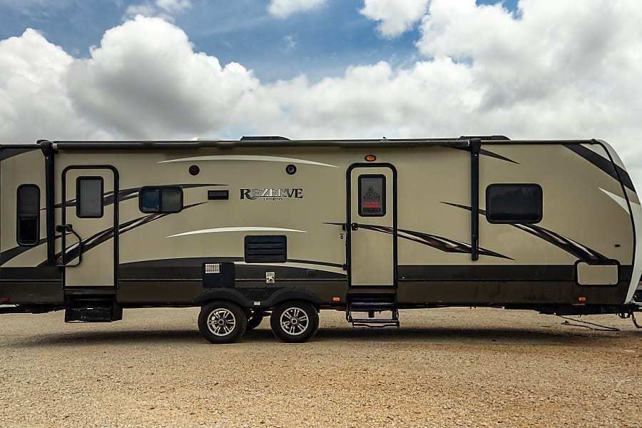 Photo 2 - 2016 Crossroads Travel Trailer rental photo 4