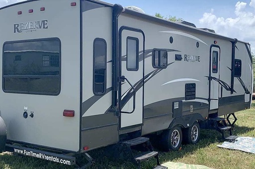 2016 Crossroads ReZerve Travel Trailer for rent in Bastrop, TX