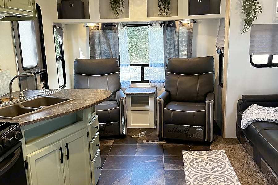 Photo 7 - 2016 Crossroads Travel Trailer rental photo 9