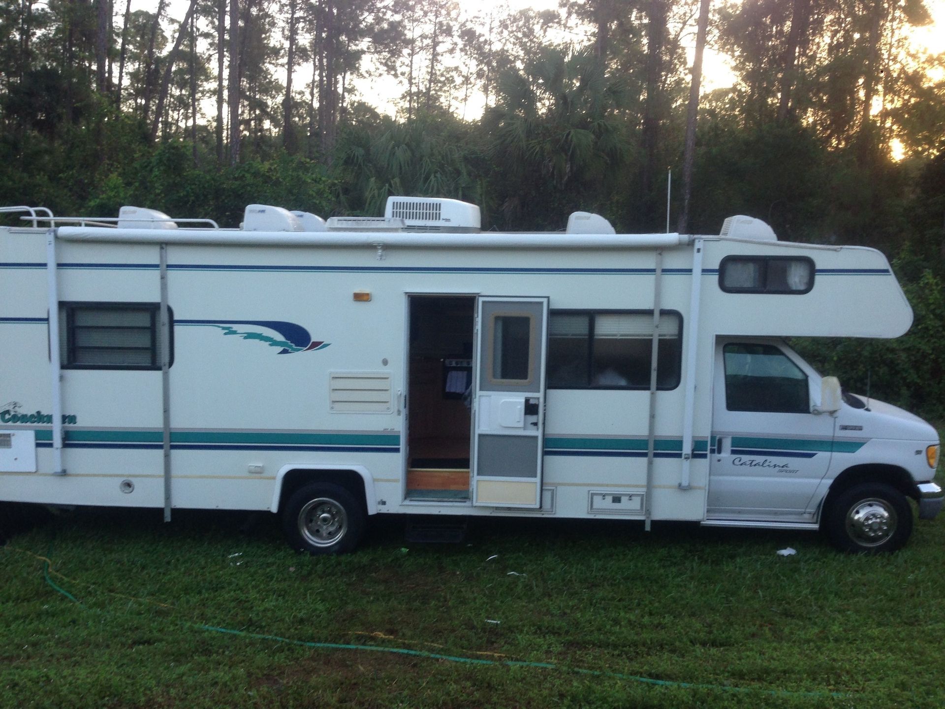Photo 0 - 1998 Coachmen Class C Motorhome rental photo 2
