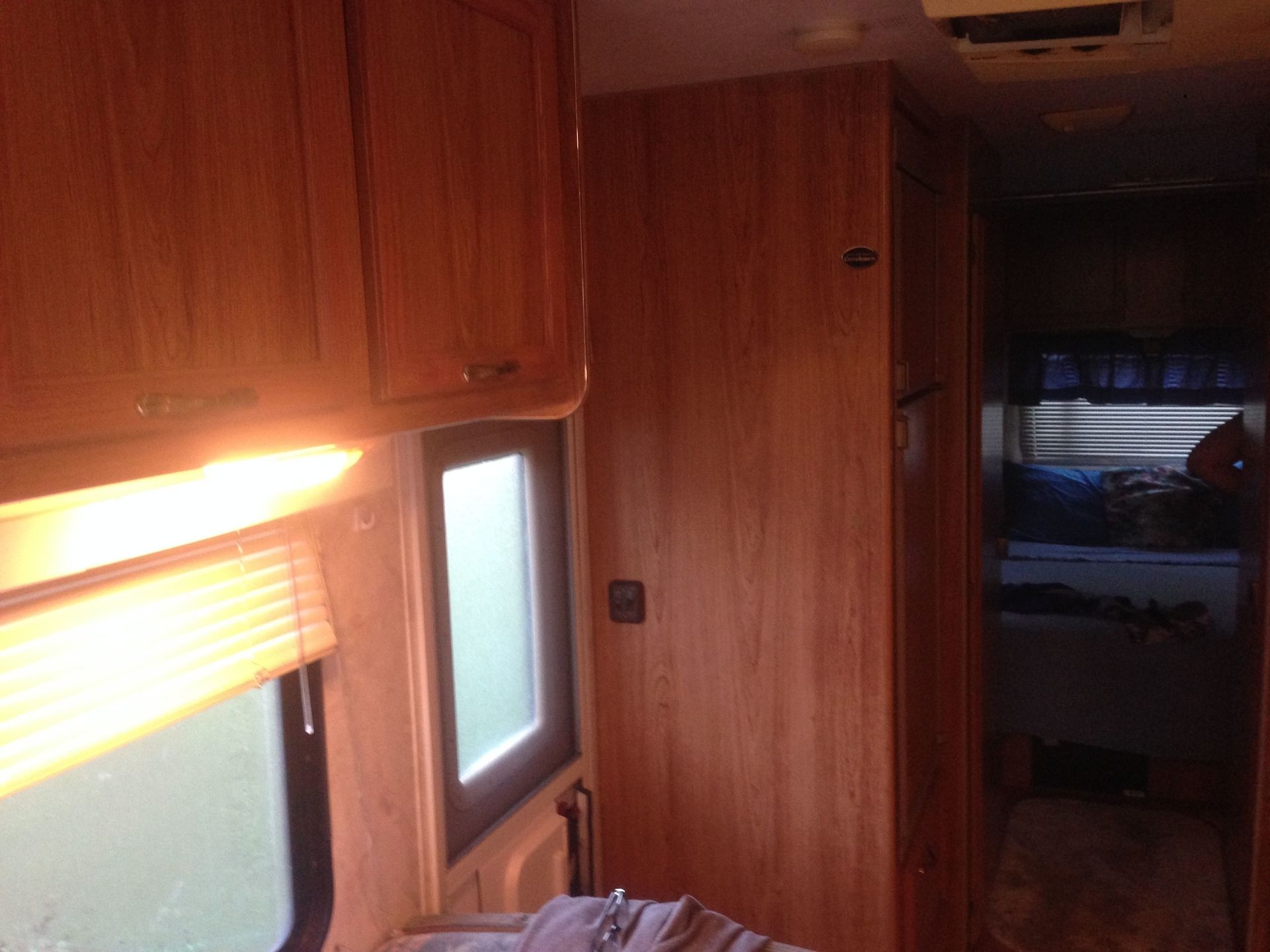 Photo 5 - 1998 Coachmen Class C Motorhome rental photo 7