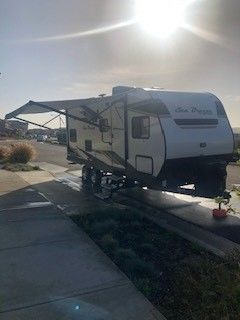 Photo 2 - 2021 Genesis Supreme Travel Trailer rental photo 4