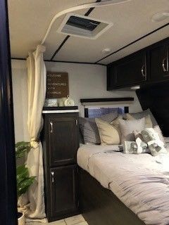 Photo 11 - 2021 Genesis Supreme Travel Trailer rental photo 13