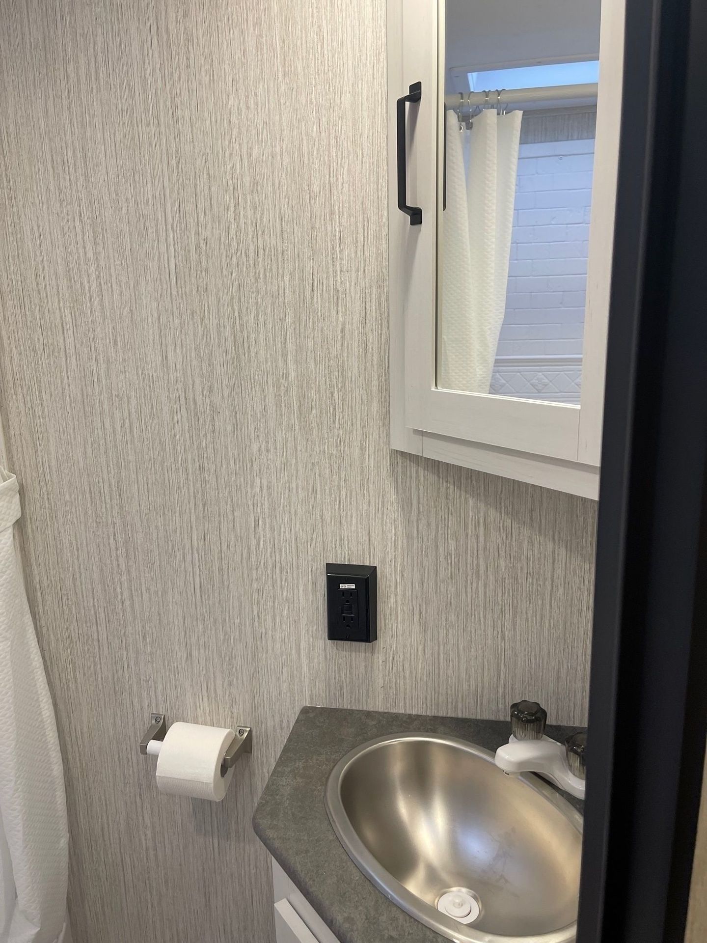Photo 4 - 2022 Palomino Travel Trailer rental photo 6