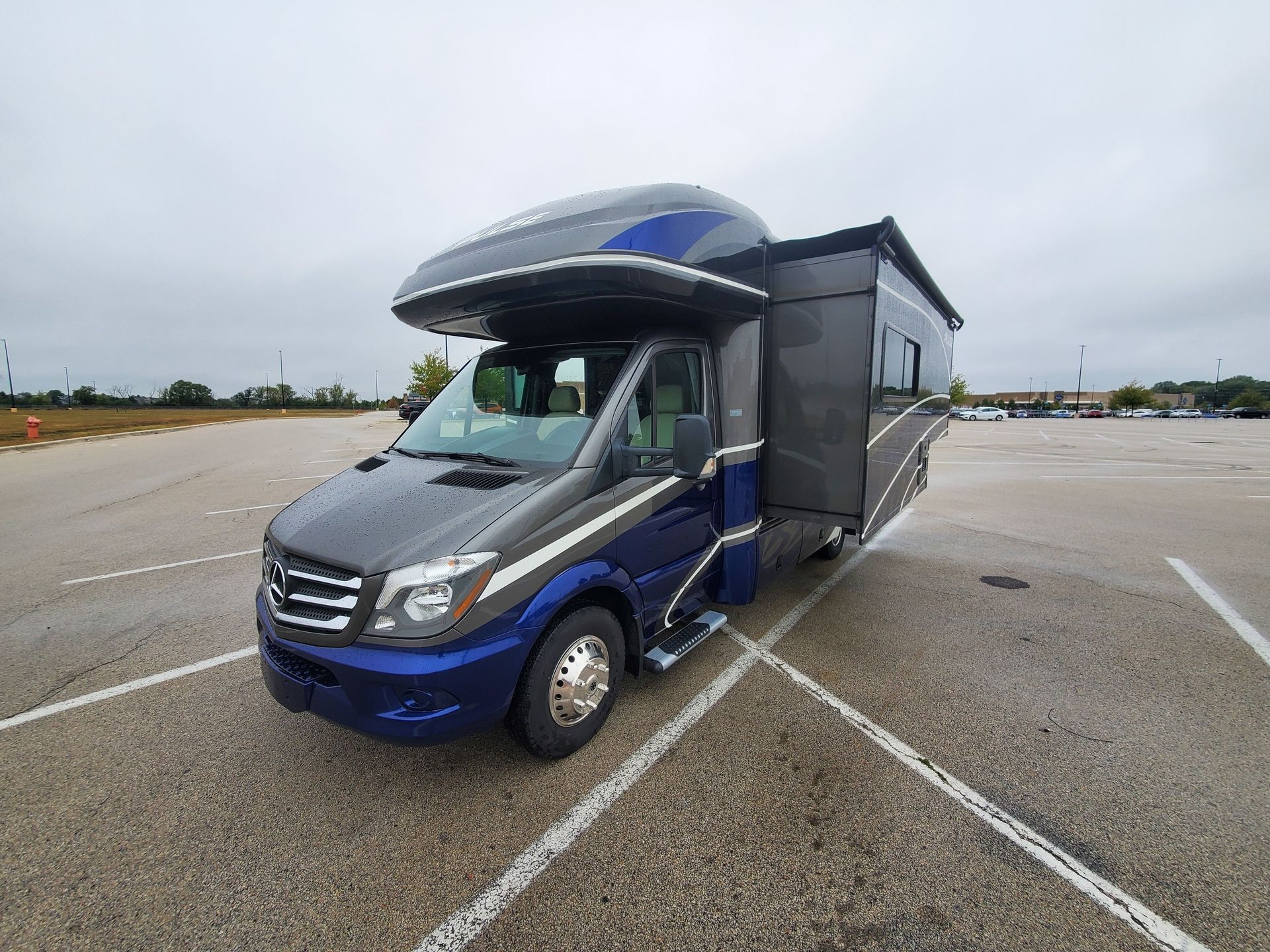 Photo 0 - 2019 Fleetwood Class C Motorhome rental photo 4
