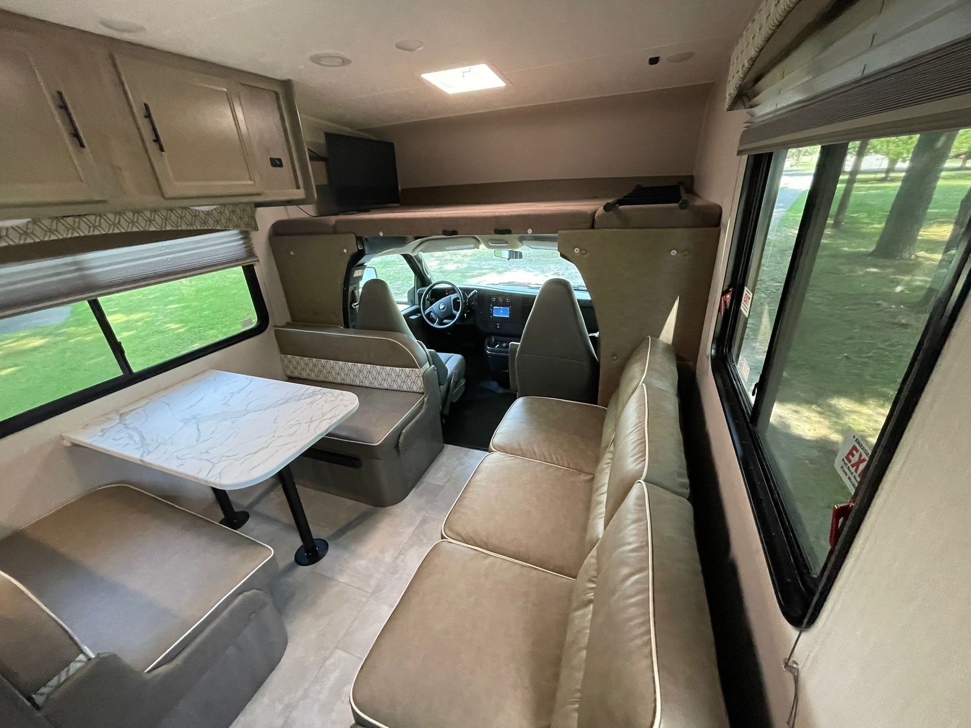 Photo 1 - 2022 Coachmen Class C Motorhome rental photo 8
